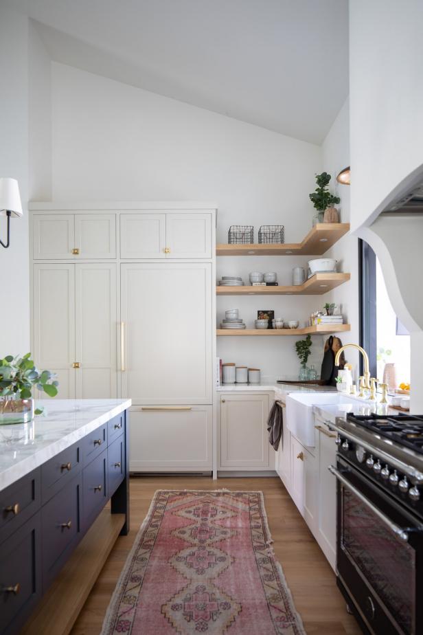 White Transitional Chef Kitchen With Corner Shelves | HGTV