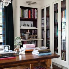 Bookshelf With a Built-In Bar