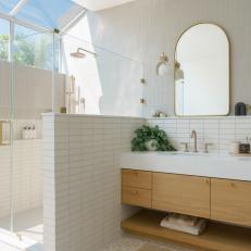 Bright and Contemporary Scandinavian Bathroom With Shower