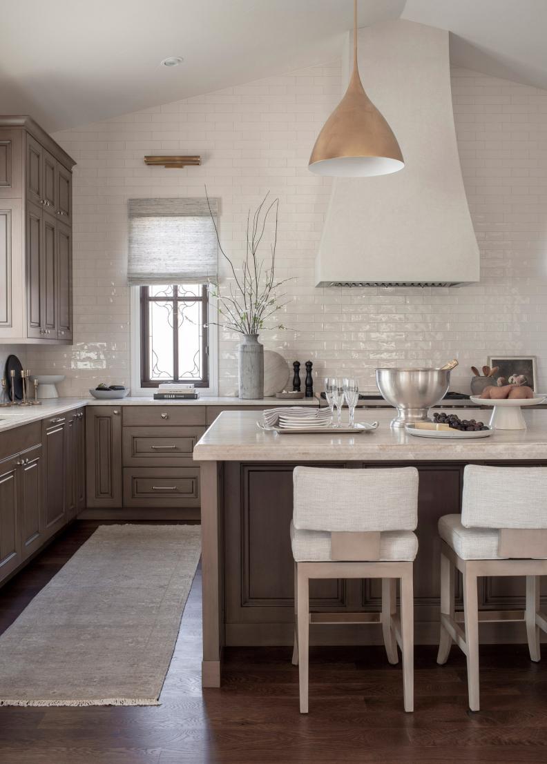 Modern Kitchen Features a Subway Tile Backsplash