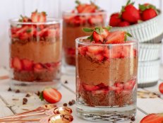 Vegan Chocolate and Avocado Pudding Horizontal