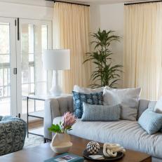 Transitional Living Room With White Lamp