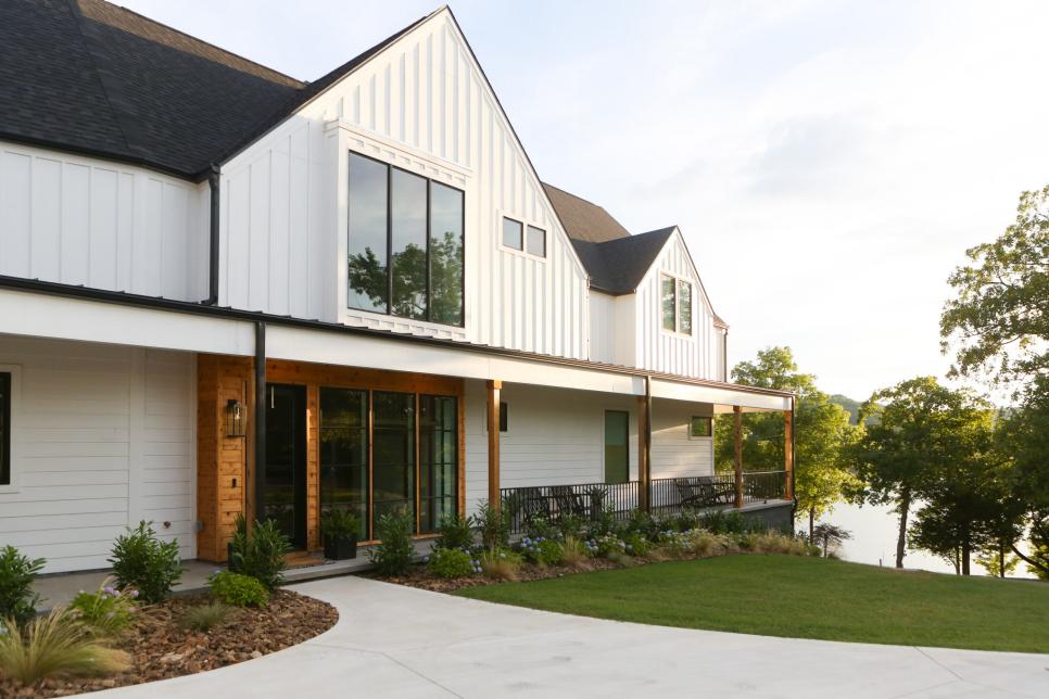 Lakeside Modern Farmhouse
