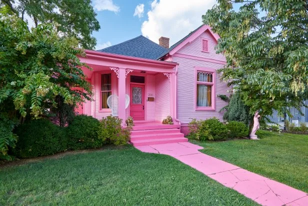 トップス house on the hill parents tee pink Hadley's Bungalow Unisex Pink T-Shirt for Adults | 100% Cotton