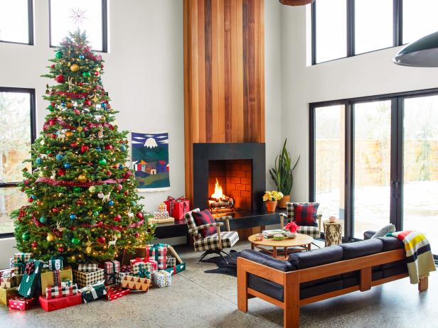 Modern Living Room With Traditional Holiday Decor