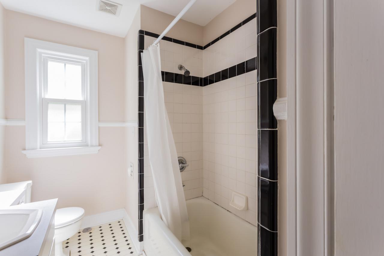 30 Small Bathroom Remodels From HGTV Shows