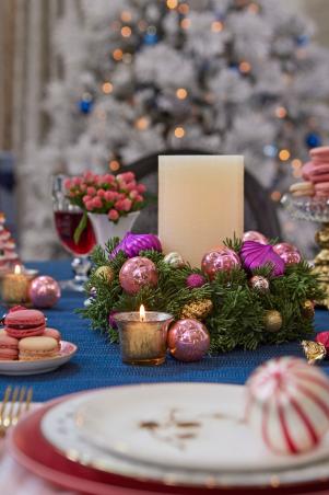 Upcycle a Cake Pan Into a Christmas Candle Ring Centerpiece