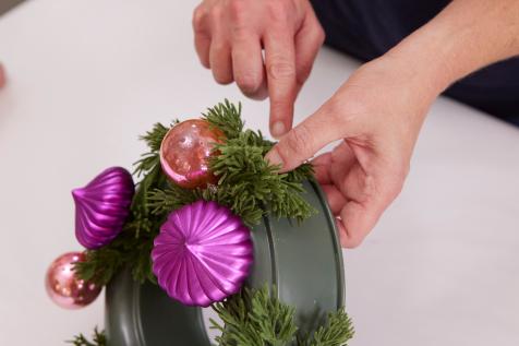 Upcycle a Cake Pan Into a Christmas Candle Ring Centerpiece