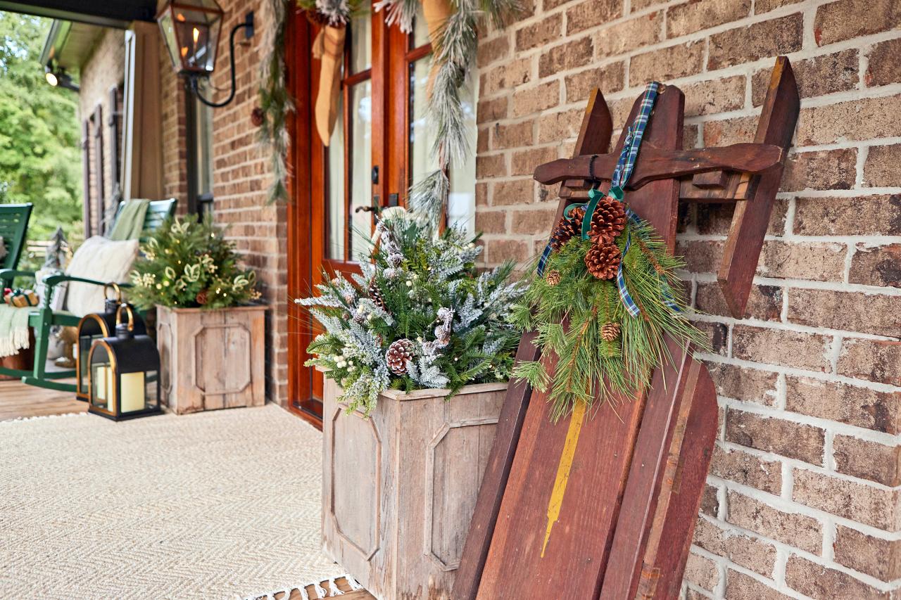 Christmas Décor for Front Porches