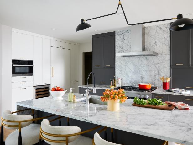 Sleek Black and White Kitchen