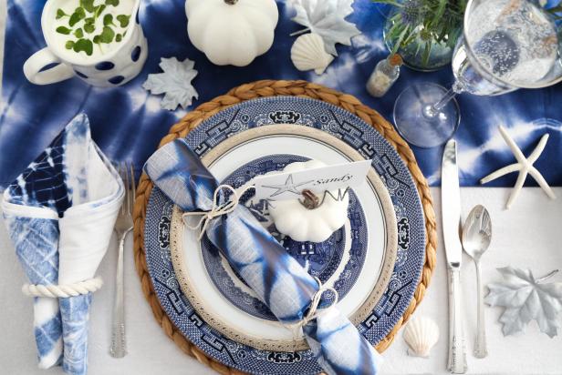 Thanksgiving Dinner Table Place Settings in Unusual Colors