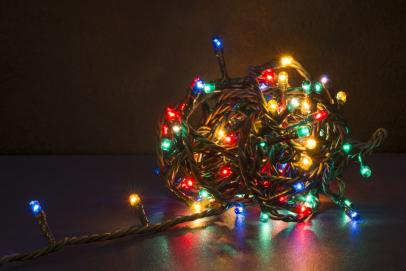 How To Fix Christmas Lights - Chaotically Yours