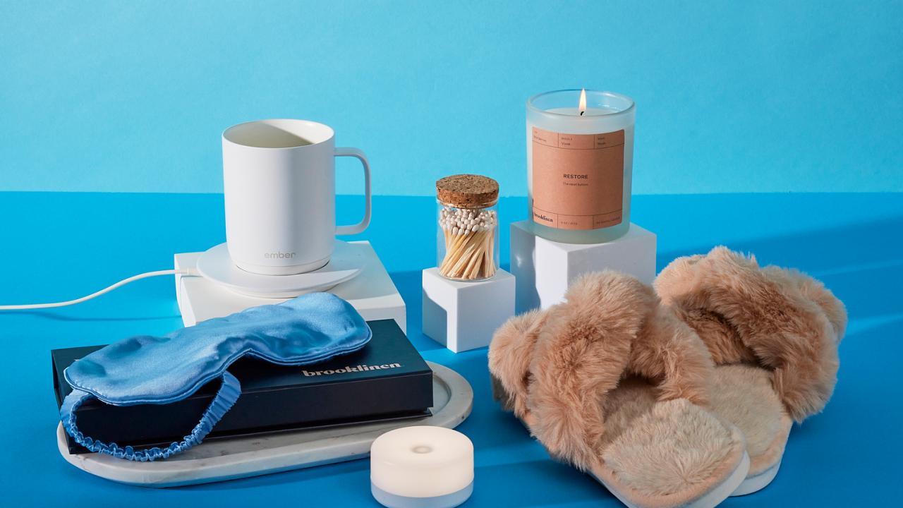 30 Experience Gifts for Mom (Because She Doesn't Need Another Mug) - This  Simple Balance