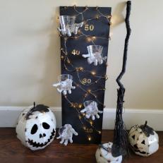Halloween Game: Creepy Eyeball Hand Toss