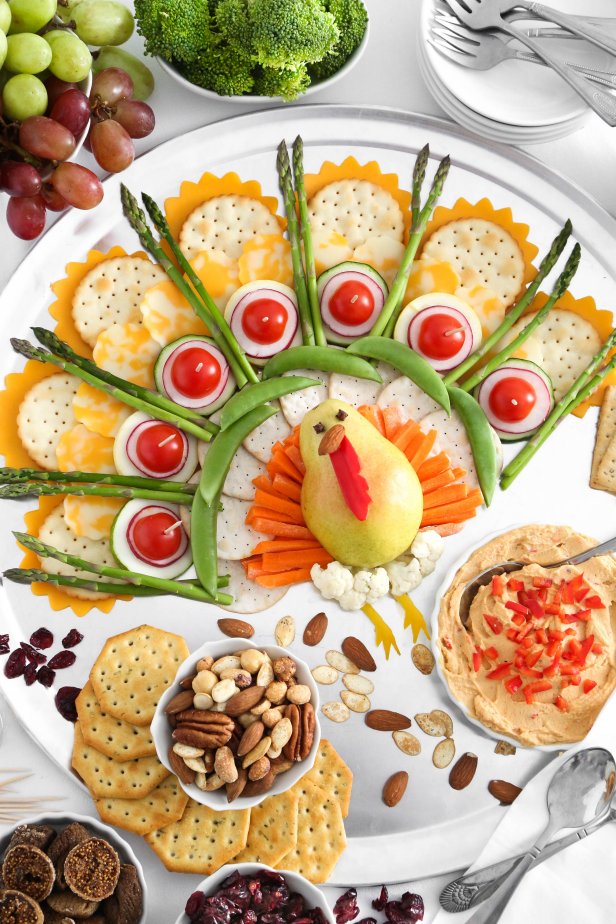 Turkey-Shaped Thanksgiving Charcuterie Platter