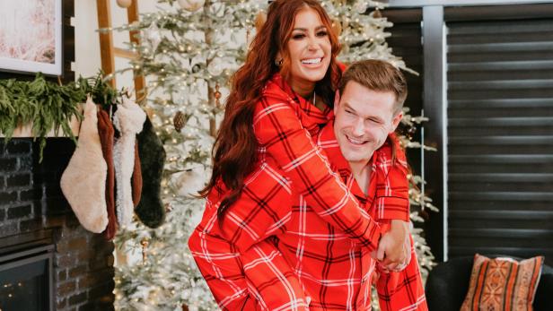 Chelsea and Cole DeBoer's Christmas-Ready Home is a Cabin-Cozy Wonderland