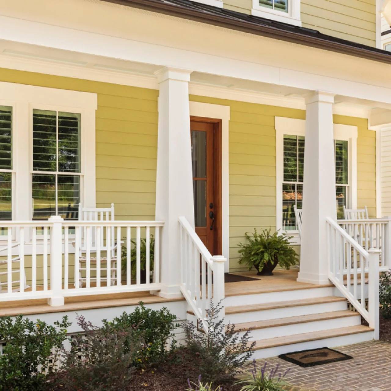 How to Install Porch Railing | HGTV, image size:1280x1280
