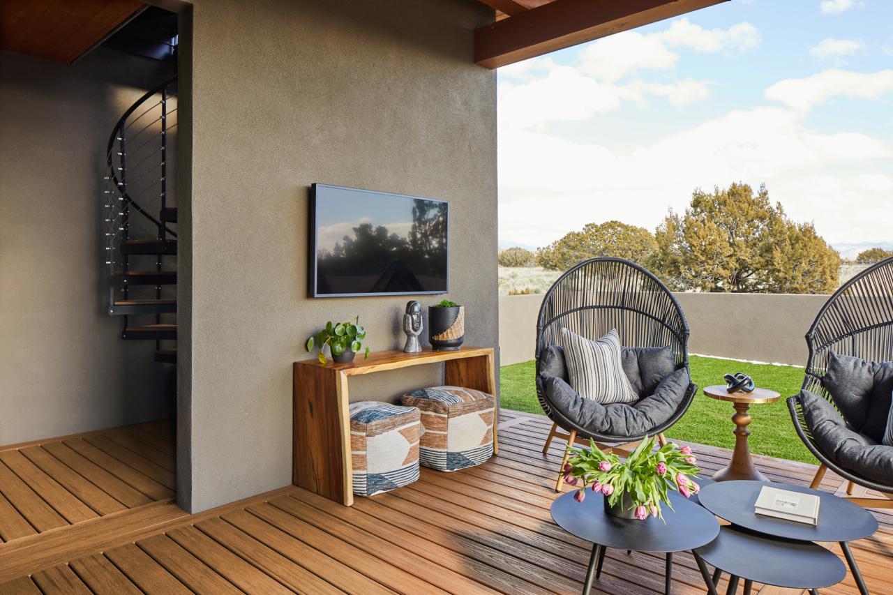 27 Best Outdoor Privacy Screens of 2023, HGTV Top Picks