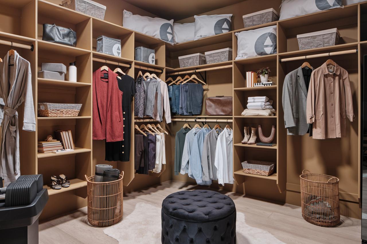 30 Closet Design Ideas