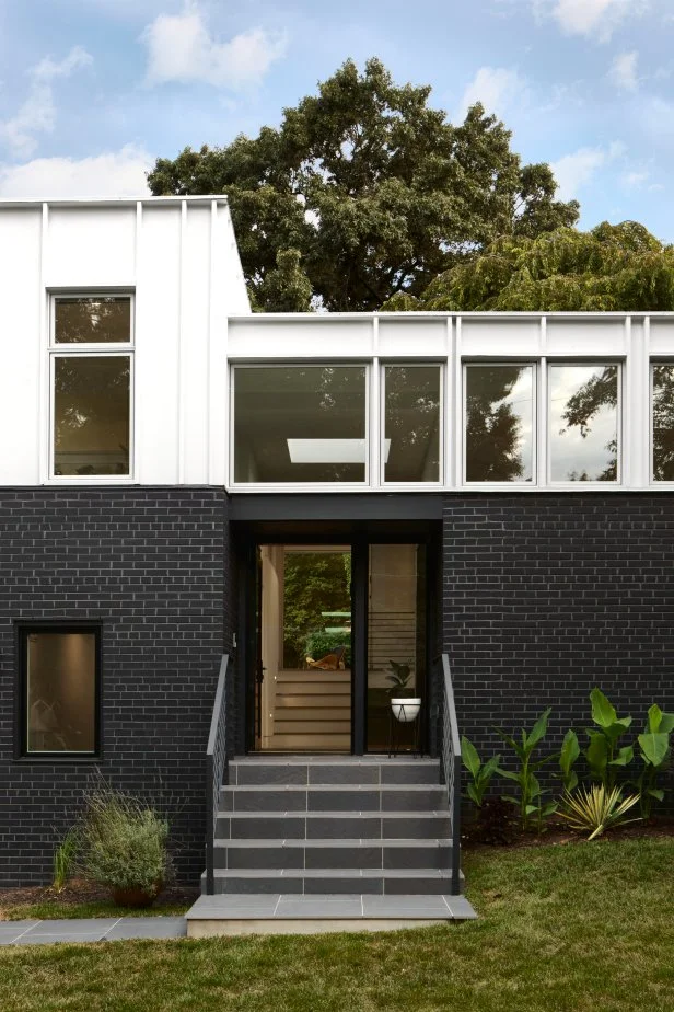 Blackish House sideA→ ←sideZ Our Review of Greenblack by Sherwin Williams - brick&batten