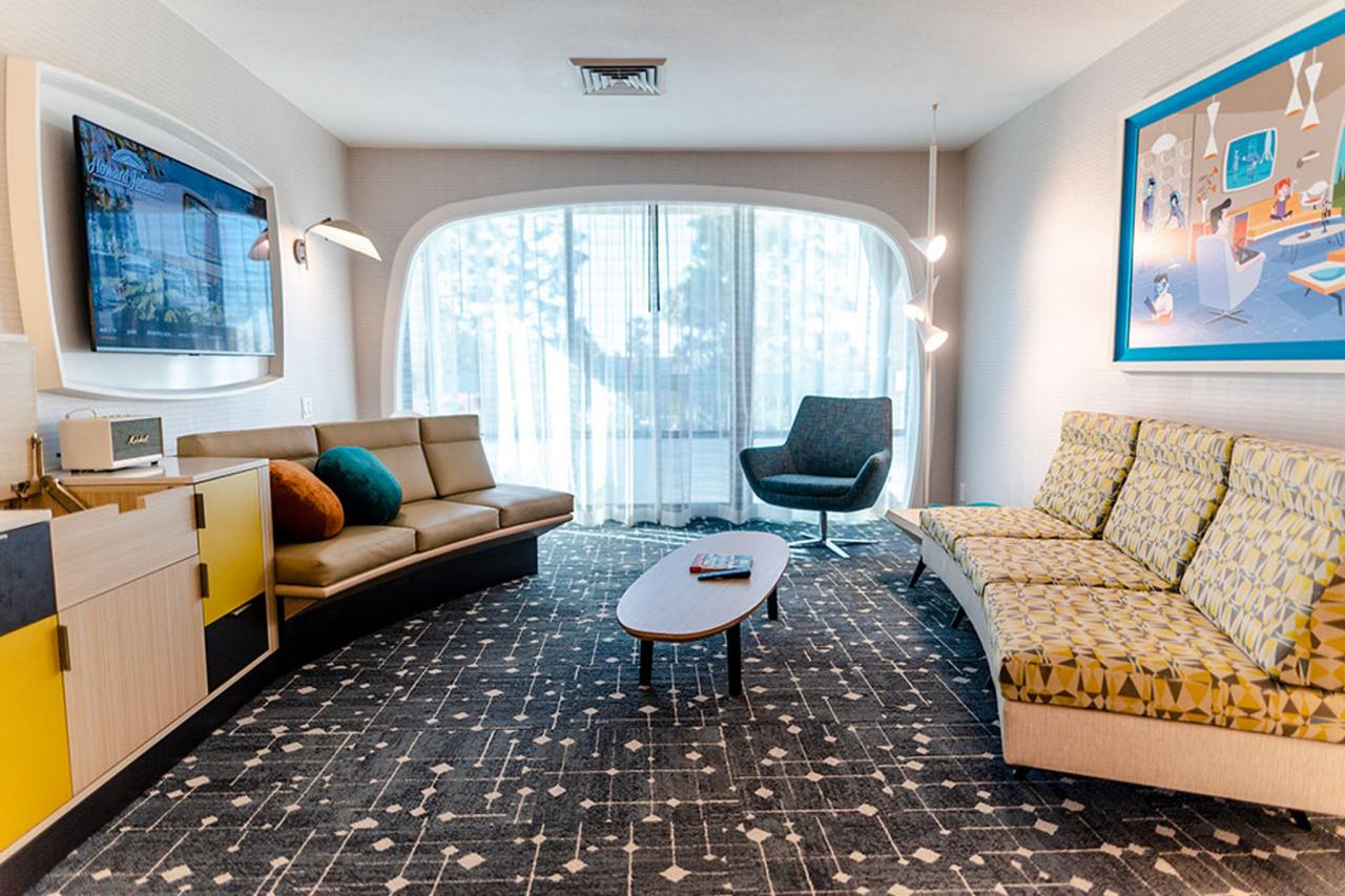 Howard Johnson Anaheim Opens Monsanto 'House of the Future'-Inspired Suite  - WDW News Today