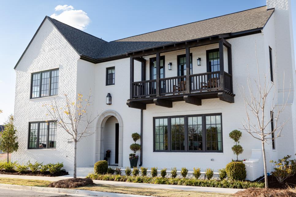 This Custom Home Welcomes Multigenerational Living
