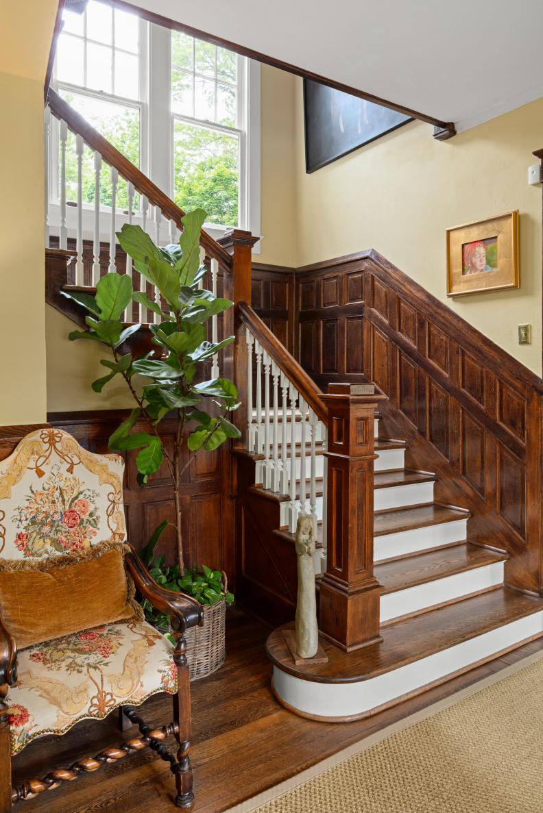 Yellow Traditional Stairwell