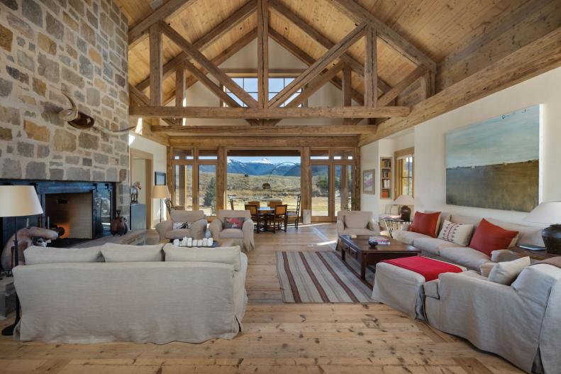  Rustic Living Room With Vaulted Ceiling