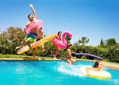 Swimming Pool Cleaning and Maintenance Tips | HGTV