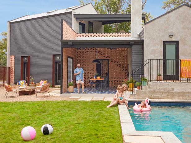 Backyard With a Pool and a Modern Outdoor Kitchen