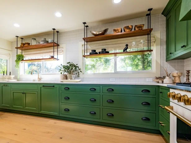 How to Decorate Kitchen Counters Without Clutter: Stylish Tips