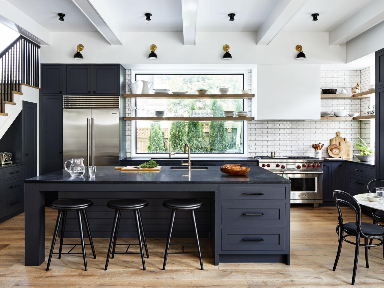 How to Create a Chic and Timeless Black and White Kitchen