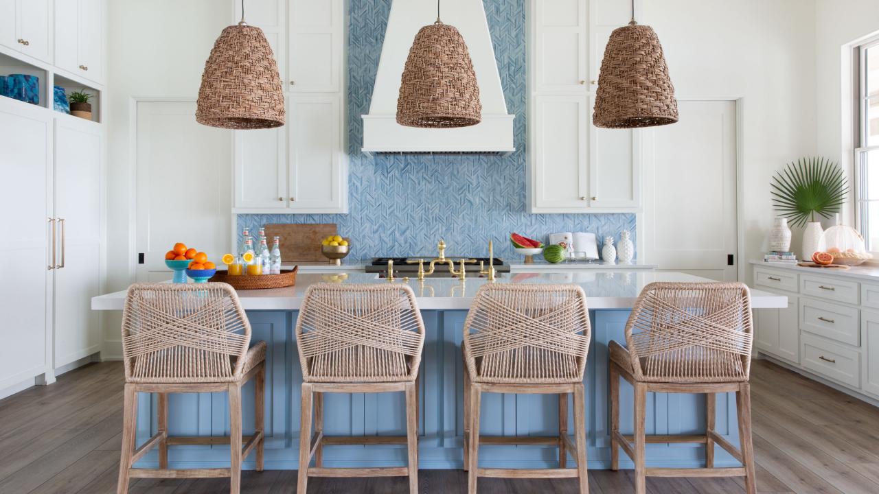 15 Dreamy Blue and White Kitchens from the Pages of 'AD