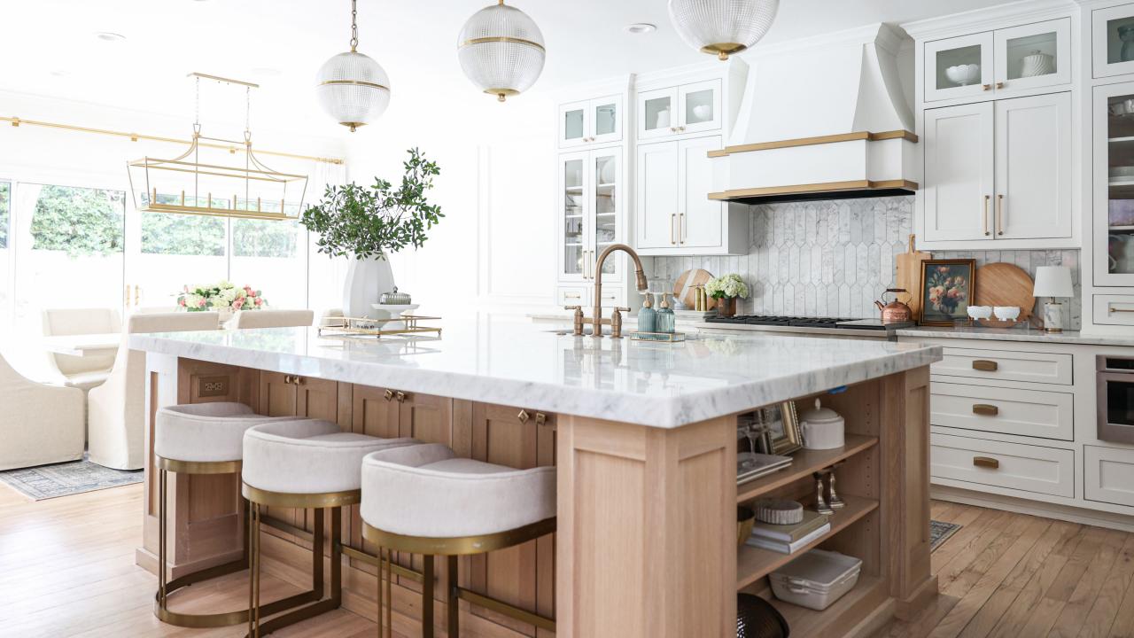 75 French Country White Kitchen Ideas You'll Love - January, 2024