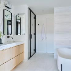 Black and White Modern Bathroom 
