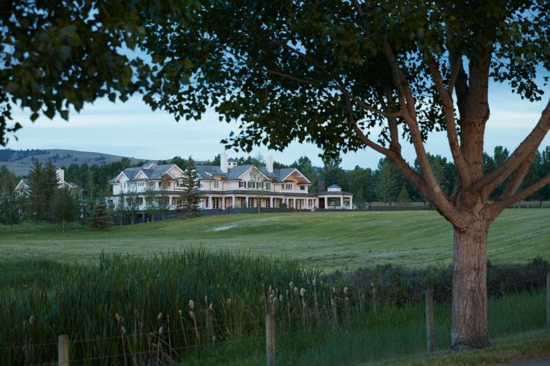 Large Traditional-Style Estate Set in the Montana Countryside