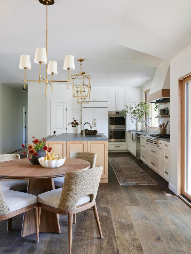 Tour a Thoughtful, Elegant Renovation of a Spacious Ranch House | 2023 ...