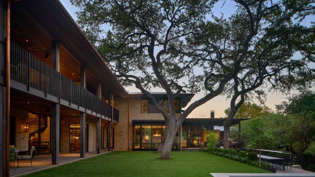 Austin Midcentury Reno Balances Form and Function