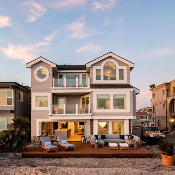 Waterside Retreats | 2023 | HGTV