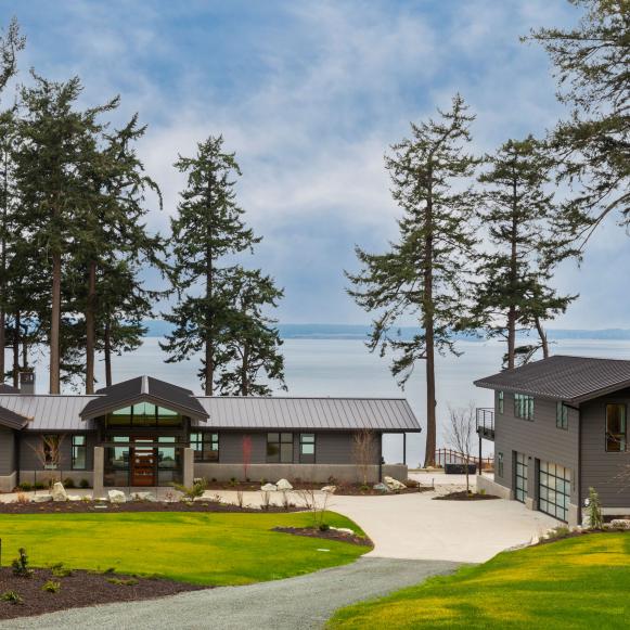 Waterside Retreats | 2023 | HGTV
