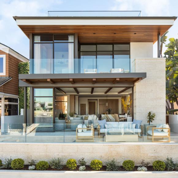 Waterside Retreats | 2023 | HGTV