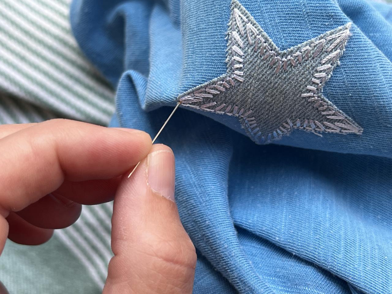 Sew a patch on a shirt - Add patches to clothing - Easy DIY