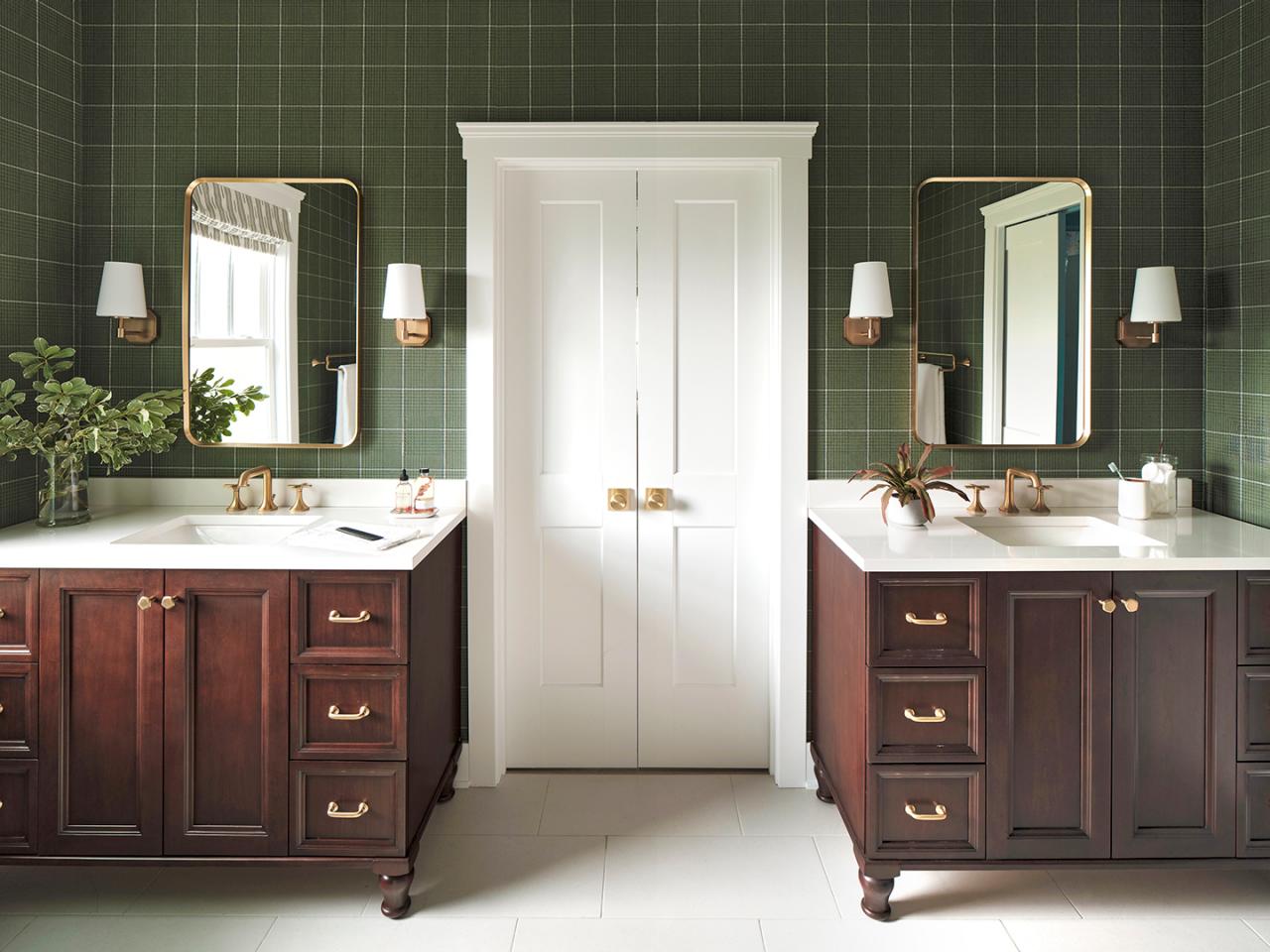 https://hgtvhome.sndimg.com/content/dam/images/hgtv/fullset/2023/8/9/4/uo23_kohler_main-bathroom-vanities-JGMB4204_h.jpg.rend.hgtvcom.1280.960.suffix/1692121806243.jpeg