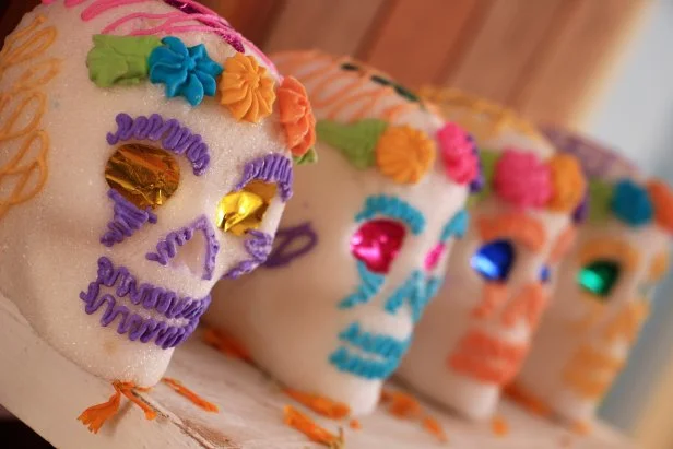 How to Make a Mexican Day of the Dead Sugar Skull | HGTV