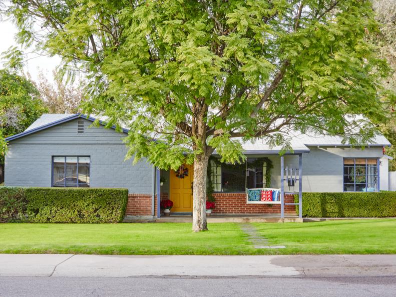 HGTV Magazine presents this Arizona home with a yellow front door and holiday decorations.