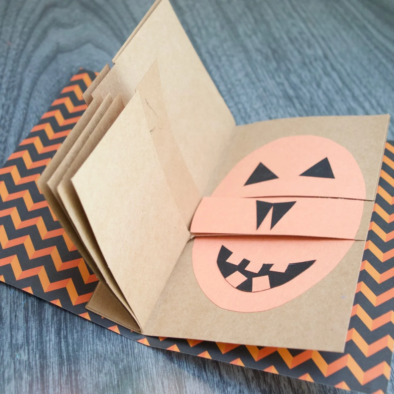 Halloween Kids' Craft: Jack-O’-Lantern Flipbook | HGTV