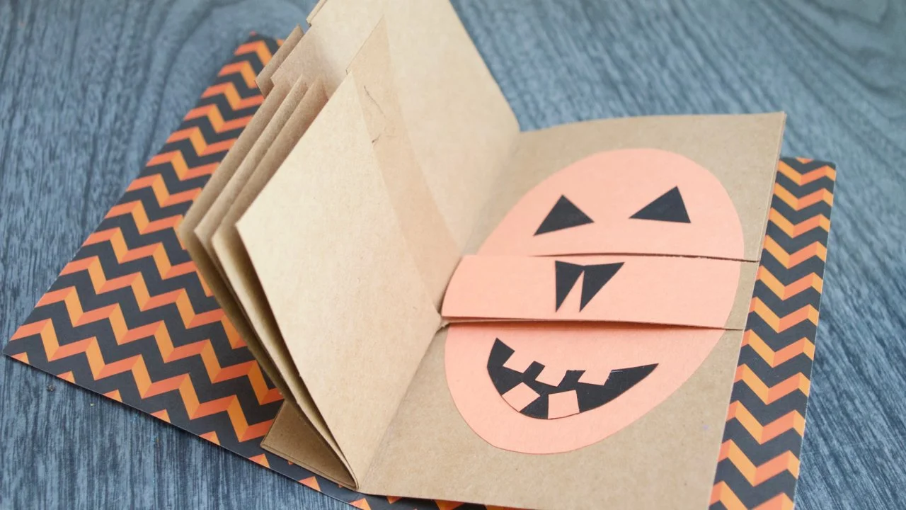 Halloween Kids' Craft: Jack-O’-Lantern Flipbook | HGTV