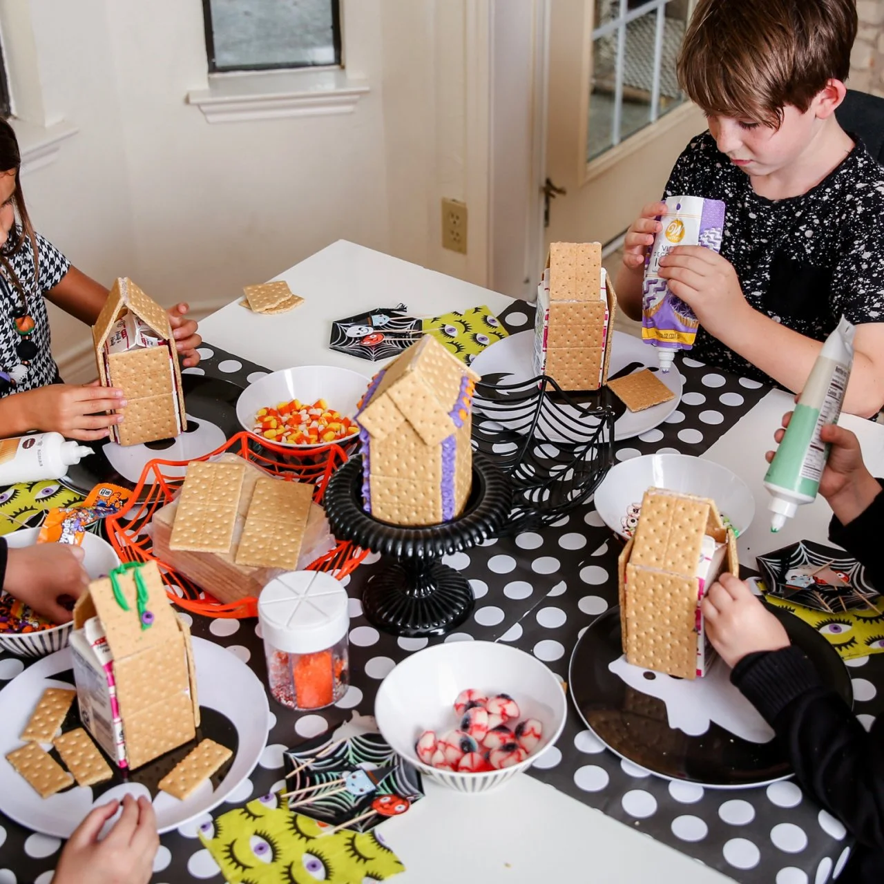 Kids’ Party Activity: Haunted Halloween Gingerbread Houses | HGTV
