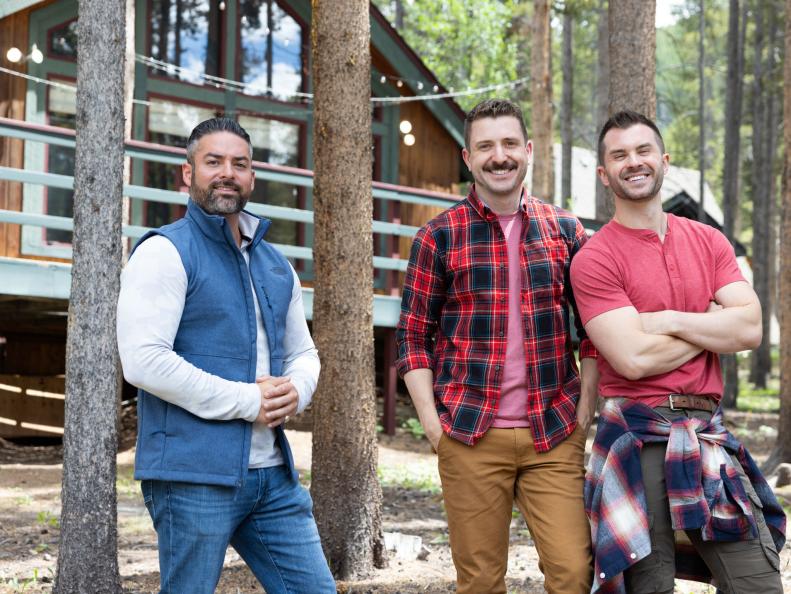 Mentor Rico Leon with his team, Stephen and David Strussel, in front of their house prior to renovation, as seen on Battle on the Mountain, Season 1.