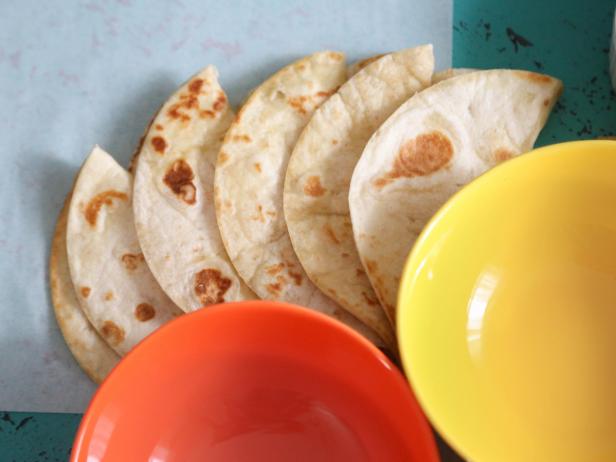 How to Plan a Taco Bar Party | HGTV
